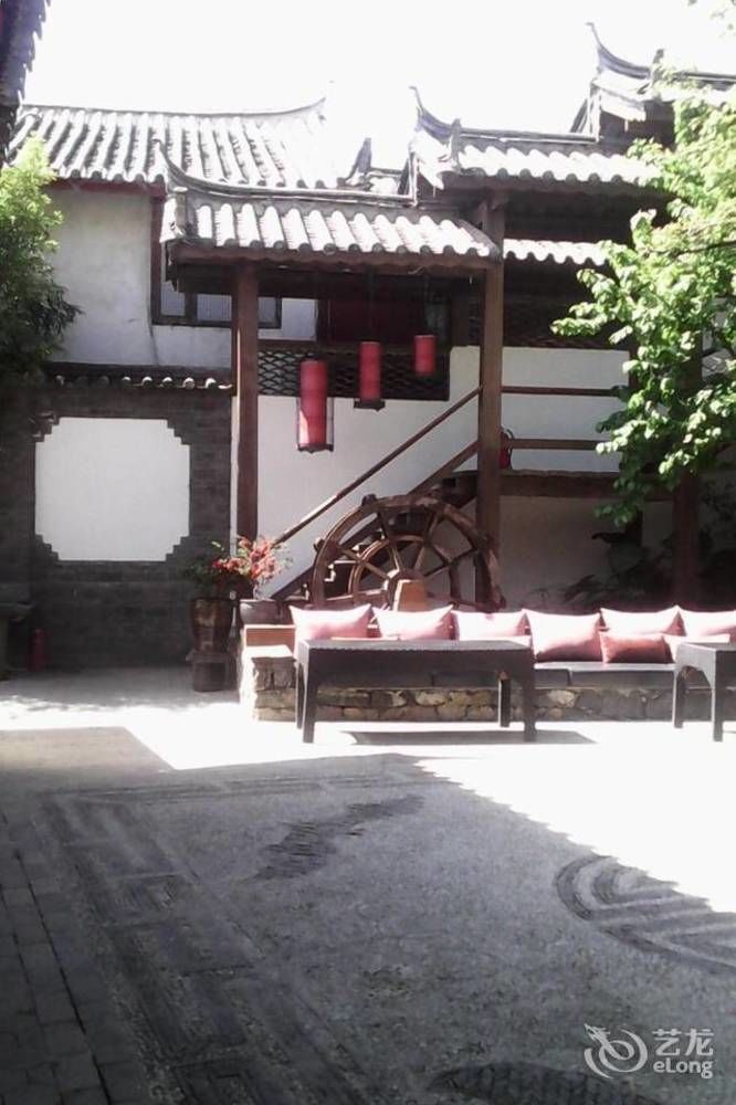 Lijiang Merry Inn Eksteriør bilde